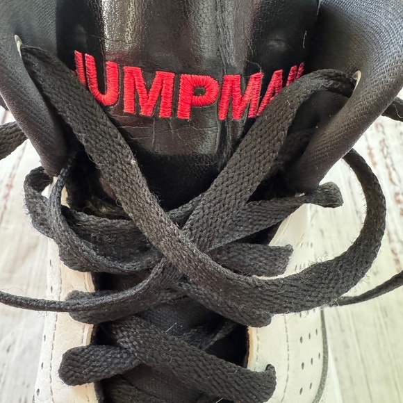 Air Jordan 1 Mid White Black Men’s Size 11 - Picture 5 of 8